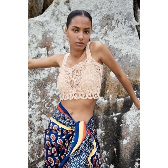 EMBROIDERED GUIPURE LACE CROP TOP LIMITED EDITION - Picture 1 of 7